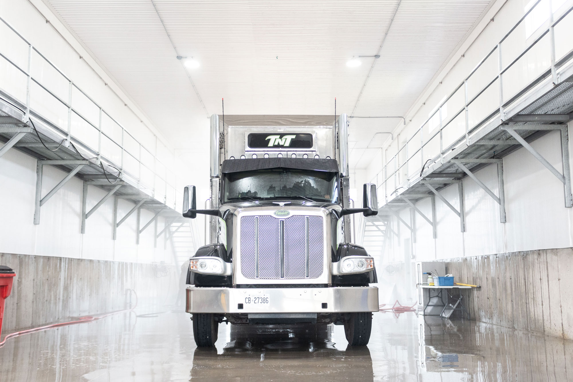 TnT Transport Wash Bay